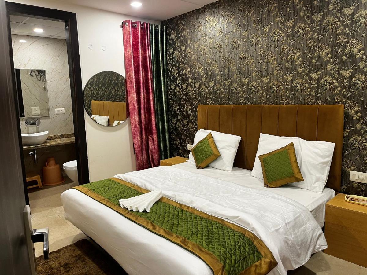 Roomquet Comfort Inn Prayagraj Exterior foto
