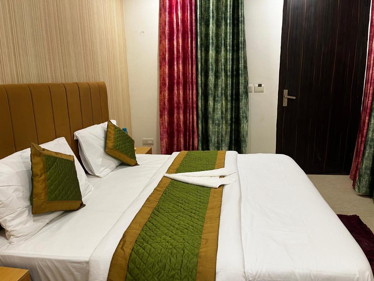 Roomquet Comfort Inn Prayagraj Exterior foto